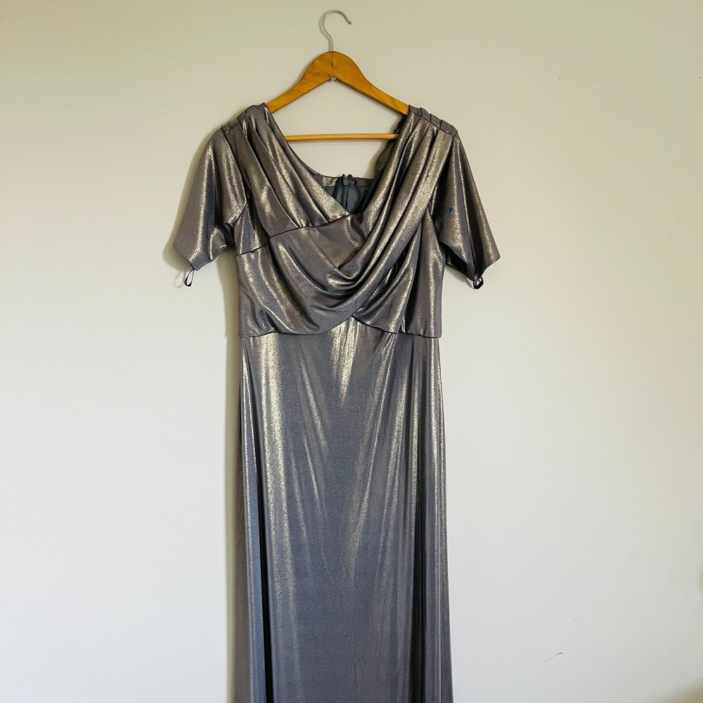 TADASHI SHOJI gray metallic Pleated shimmer Ruched pleated Gown XL = 14/16